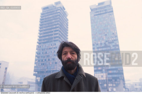 Nome: .SARAJEVO.Descrizione: .GUERRA EX JUGOSLAVIA / VISITA DEL SINDACO DI VENEZIA MASSIMO CACCIARI.Credit: ©Graziano Arici/Rosebud2 Costo: ..Nazione: .BOSNIA.Cittˆ: ..Data: .1994..