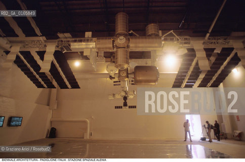 Caption: Nome: .7¡ BIENNALE ARCHITETTURA 2000 - CITTA: LESS AESTHETICS, MORE ETHICS .Descrizione: .PADIGLIONE ITALIA : STAZIONE SPAZIALE ALENIA.Credit: ©Graziano Arici/Rosebud2 .Nazione: ..Cittˆ: ..Data: .2000