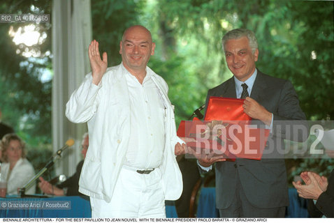 Caption: Nome: .7¡ BIENNALE ARCHITETTURA 2000 - CITTA: LESS AESTHETICS, MORE ETHICS .Descrizione: .LEONE DORO PER IL MIGLIORE PADIGLIONE JEAN NOUVEL ARCHITETTO PRESIDENTE PAOLO BARATTA.Credit: ©Graziano Arici/Rosebud2 .Nazione: ..Cittˆ: ..Data: .2000.Nazione: ..Cittˆ: ..Data: .2000