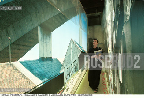 Caption: Nome: .7¡ BIENNALE ARCHITETTURA 2000 - CITTA: LESS AESTHETICS, MORE ETHICS .Descrizione: .GRUPPO ARTM : MARSIGLIA.Credit: ©Graziano Arici/Rosebud2 .Nazione: ..Cittˆ: ..Data: .2000