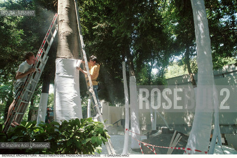 Caption: Nome: .7¡ BIENNALE ARCHITETTURA 2000 - CITTA: LESS AESTHETICS, MORE ETHICS .Descrizione: .ALLESTIMENTO DEL PADIGLIONE GIAPPONESE.Credit: ©Graziano Arici/Rosebud2 .Nazione: ..Cittˆ: ..Data: .2000