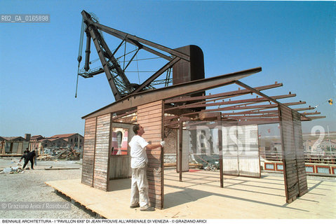 Caption: Nome: .7¡ BIENNALE ARCHITETTURA 2000 - CITTA: LESS AESTHETICS, MORE ETHICS .Descrizione: .4X4 POSTE DE GARDE DI FEREMBAL.Credit: ©Graziano Arici/Rosebud2 .Nazione: ..Cittˆ: ..Data: .2000
