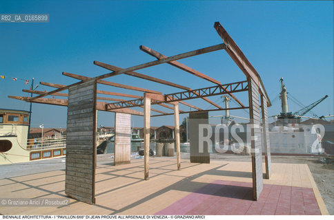 Caption: Nome: .7¡ BIENNALE ARCHITETTURA 2000 - CITTA: LESS AESTHETICS, MORE ETHICS .Descrizione: .I PAVILLON 6X6 DI JEAN PROUVE ALLARSENALE DI VENEZIA.Credit: ©Graziano Arici/Rosebud2 .Nazione: ..Cittˆ: ..Data: .2000