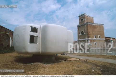 Caption: Nome: .7¡ BIENNALE ARCHITETTURA 2000 - CITTA: LESS AESTHETICS, MORE ETHICS .Descrizione: .LUNITA ABITATIVA DI JEAN MANEVAL ALLARSENALE DI VENEZIA.Credit: ©Graziano Arici/Rosebud2 .Nazione: ..Cittˆ: ..Data: .2000