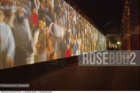 Caption: Nome: .7¡ BIENNALE ARCHITETTURA 2000 - CITTA: LESS AESTHETICS, MORE ETHICS .Descrizione: .IL GRANDE MURO CORDERIE ARSENALE.Credit: ©Graziano Arici/Rosebud2 .Nazione: ..Cittˆ: ..Data: .2000