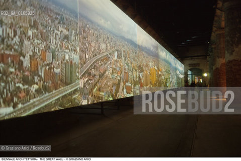 Caption: Nome: .7¡ BIENNALE ARCHITETTURA 2000 - CITTA: LESS AESTHETICS, MORE ETHICS .Descrizione: .IL GRANDE MURO CORDERIE ARSENALE.Credit: ©Graziano Arici/Rosebud2 .Nazione: ..Cittˆ: ..Data: .2000