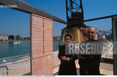 Nome: .FUKSAS MASSIMILIANO.Descrizione: .ARCHITETTO ARCHITETTURA  CON LA MOGLIE DORIANA O. MANDRELLI ARSENALE .Credit: ©Graziano Arici/Rosebud2 / Costo: .A.Nazione: ..Cittˆ: .VENEZIA.VENICE.Data: .2000