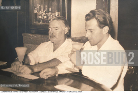 Caption: Nome: .ERNEST HEMINGWAY.Descrizione: .GIANFRANCO IVANCICH AMICO DI E.H. E FRATELLO DI ADRIANA AL FLORIDITA A CUBA.Credit: ©Graziano Arici/Rosebud2 .Nazione: ..Cittˆ: ..Data: .1991.