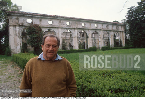Caption: Nome: .ERNEST HEMINGWAY.Descrizione: .GIANFRANCO IVANCICH AMICO DI E.H. E FRATELLO DI ADRIANA DAVANTI ALLE ROVINE DELLA SUA VILLA A S.MICHELE AL TAGLIAMENTO.Credit: ©Graziano Arici/Rosebud2 .Nazione: ..Cittˆ: ..Data: .1991.