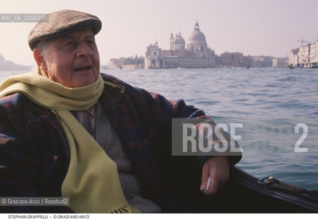 Nome: .GRAPPELLI STEPHAN.Descrizione: .MUSICA JAZZ VIOLINISTA/CON CAPPELLO E SCIARPA A VENEZIA.Credit: ©Graziano Arici/Rosebud2 / Costo: .A.Nazione: .FRANCIA.Cittˆ: .VENEZIA.Data: .1993.