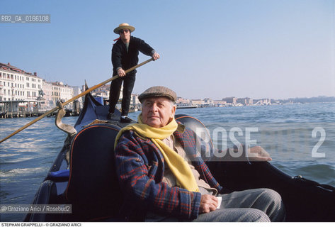 Caption: Nome: .GRAPPELLI STEPHAN.Descrizione: .MUSICA JAZZ VIOLINISTA/IN GONDOLA A VENEZIA.Credit: ©Graziano Arici/Rosebud2 / Costo: .A.Nazione: .FRANCIA.Cittˆ: ..Data: .1993