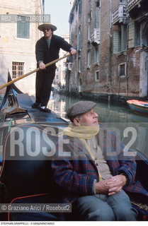 Caption: Nome: .GRAPPELLI STEPHAN.Descrizione: .MUSICA JAZZ VIOLINISTA/IN GONDOLA A VENEZIA.Credit: ©Graziano Arici/Rosebud2 / Costo: .A.Nazione: .FRANCIA.Cittˆ: ..Data: .1993