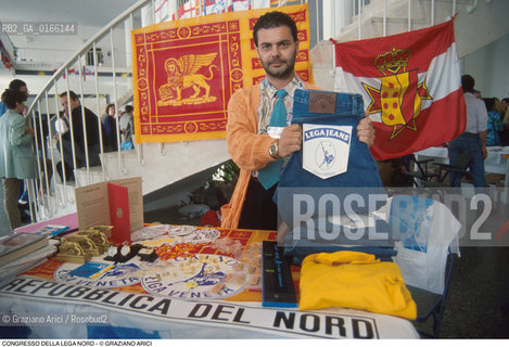 Nome: .LEGA NORD.Descrizione: .POLITICA / CONGRESSO AL PALAZZO DEL CINEMA DEL LIDO / GADGETS VARI JEANS .Credit: ©Graziano Arici/Rosebud2 Costo: ..Nazione: .ITALIA.Cittˆ: ..Data: .1993..