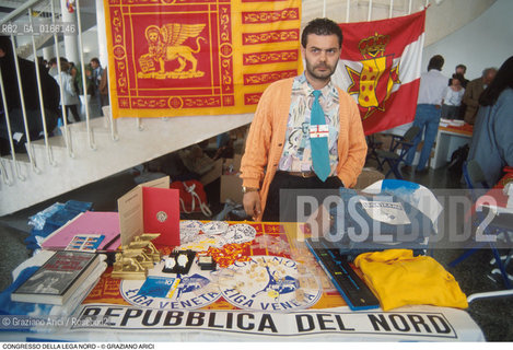 Nome: .LEGA NORD.Descrizione: .POLITICA / CONGRESSO AL PALAZZO DEL CINEMA DEL LIDO / GADGETS VARI BANDIERE.Credit: ©Graziano Arici/Rosebud2 Costo: ..Nazione: .ITALIA.Cittˆ: ..Data: .1993..