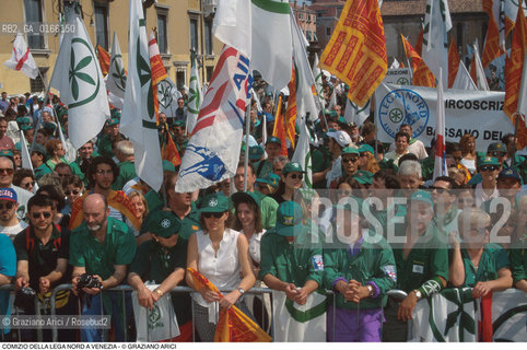 Nome: .LEGA NORD.Descrizione: .POLITICA / COMIZIO MANIFESTAZIONE CAMICIE VERDI BANDIERE .Credit: ©Graziano Arici/Rosebud2 Costo: ..Nazione: .ITALIA.Cittˆ: .VENEZIA.Data: .1997..