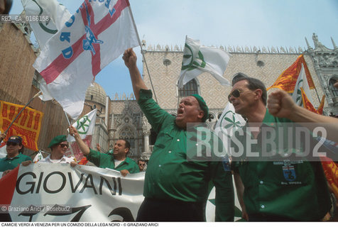 Nome: .LEGA NORD.Descrizione: .POLITICA / COMIZIO MANIFESTAZIONE / CAMICIE VERDI IN PIAZZA SAN MARCO CON BANDIERE E STRISCIONI.Credit: ©Graziano Arici/Rosebud2 Costo: ..Nazione: .ITALIA.Cittˆ: .VENEZIA.Data: .1997..