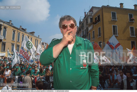 Nome: .LEGA NORD.Descrizione: .POLITICA / ERMINIO BOSO CON LA CAMICIA VERDE DELLA GUARDIA NAZIONALE PADANA DURANTE UN COMIZIO  .Credit: ©Graziano Arici/Rosebud2 Costo: ..Nazione: .ITALIA.Cittˆ: .VENEZIA.Data: .1997..
