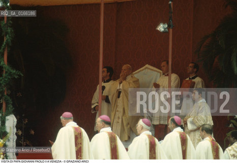 Nome: .PAPA.Descrizione: .RELIGIONE / VISITA DEL SANTO PADRE GIOVANNI PAOLO II KAROL WOJTYLA / MESSA.Credit: ©Graziano Arici/Rosebud2 / Costo: .A.Nazione: .ITALIA.Cittˆ: .VENEZIA.Data: .17/06/1985