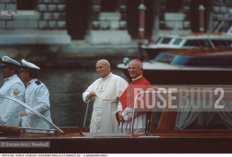 Caption: Caption: Nome: .PAPA.Descrizione: .RELIGIONE / VISITA DEL SANTO PADRE GIOVANNI PAOLO II KAROL WOJTYLA / CON IL PATRIARCA DI VENEZIA MARCO CE IN MOTOSCAFO.Credit: ©Graziano Arici/Rosebud2 / Costo: .A.Nazione: .ITALIA.Cittˆ: ..Data: .17/06/1985
