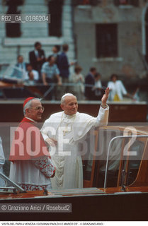 Caption: Caption: Nome: .PAPA.Descrizione: .RELIGIONE / VISITA DEL SANTO PADRE GIOVANNI PAOLO II KAROL WOJTYLA / CON IL PATRIARCA DI VENEZIA MARCO CE IN MOTOSCAFO.Credit: ©Graziano Arici/Rosebud2 / Costo: .A.Nazione: .ITALIA.Cittˆ: ..Data: .17/06/1985