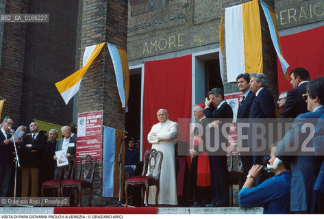 Nome: .PAPA.Descrizione: .RELIGIONE / VISITA DEL SANTO PADRE GIOVANNI PAOLO II KAROL WOJTYLA / CON IL PATRIARCA DI VENEZIA MARCO CE E IL SINDACO MARIO RIGO.Credit: ©Graziano Arici/Rosebud2 / Costo: .A.Nazione: .ITALIA.Cittˆ: ..Data: .17/06/1985