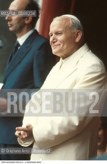 Nome: .PAPA.Descrizione: .RELIGIONE / VISITA DEL SANTO PADRE GIOVANNI PAOLO II KAROL WOJTYLA / SULLO SFONDO IL RETTORE CASTELLANI.Credit: ©Graziano Arici/Rosebud2 / Costo: .A.Nazione: .ITALIA.Cittˆ: ..Data: .17/06/1985