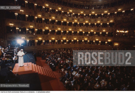 Nome: .PAPA.Descrizione: .RELIGIONE / VISITA DEL SANTO PADRE GIOVANNI PAOLO II KAROL WOJTYLA / AL GRAN TEATRO LA FENICE.Credit: ©Graziano Arici/Rosebud2 / Costo: .A.Nazione: .ITALIA.Cittˆ: ..Data: .17/06/1985