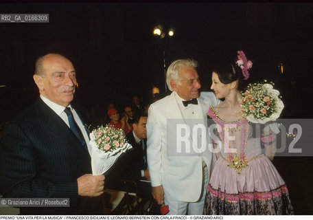 Nome: .OMAGGIO A VENEZIA.Descrizione: .PREMIO UNA VITA PER LA MUSICA / I COMPOSITORI FRANCESCO SICILIANI E  LEONARD BERNSTEIN CON LA BALLERINA CARLA FRACCI / A S. ROCCO.Credit: ©Graziano Arici/Rosebud2 Costo: ..Nazione: .ITALIA.Cittˆ: ..Data: .1993..