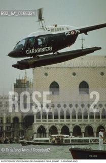 Nome: .SUMMIT.Descrizione: .POLITICA VERTICE DEI NOVE PAESI PIU INDUSTRIALIZZATI E DEI PAESI CEE / ELICOTTERO DI SORVEGLIANZA DEI CARABINIERI.Credit: ©Graziano Arici/Rosebud2 Costo: ..Nazione: .ITALIA.Cittˆ: .VENEZIA.Data: .1980..