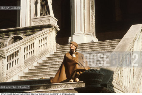 Nome: .CARNEVALE, UN AMORE .Descrizione: .DANZA BALLETTO CINEMA FILM REGIA DI MARIO LANFRANCHI / LATTRICE-BALLERINA CARLA FRACCI DURANTE LE RIPRESE SULLA SCALA DEI GIGANTI A PALAZZO DUCALE.Credit: ©Graziano Arici/Rosebud2 / Costo: .A.Nazione: .ITALIA.Cittˆ: ..Data: .1981
