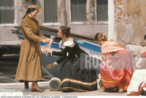 Nome: .CARNEVALE, UN AMORE .Descrizione: .DANZA BALLETTO CINEMA FILM REGIA DI MARIO LANFRANCHI / LATTRICE-BALLERINA CARLA FRACCI DURANTE LE RIPRESE .Credit: ©Graziano Arici/Rosebud2 / Costo: .A.Nazione: .ITALIA.Cittˆ: ..Data: .1981