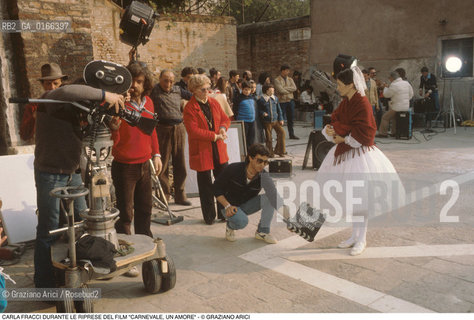 Nome: .CARNEVALE, UN AMORE .Descrizione: .DANZA BALLETTO CINEMA FILM REGIA DI MARIO LANFRANCHI / LATTRICE-BALLERINA CARLA FRACCI DURANTE LE RIPRESE .Credit: ©Graziano Arici/Rosebud2 / Costo: .A.Nazione: .ITALIA.Cittˆ: ..Data: .1981
