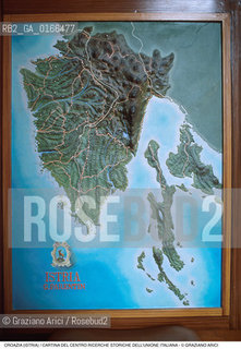 Nome: .REGIONE ISTRIA.Descrizione: .CARTINA AL CENTRO RICERCHE STORICHE DELLUNIONE ITALIANA .Credit: ©Graziano Arici/Rosebud2 / Costo: .A.Nazione: .REPUBBLICA CROATA.Cittˆ: .ROVIGNO.Data: .1992