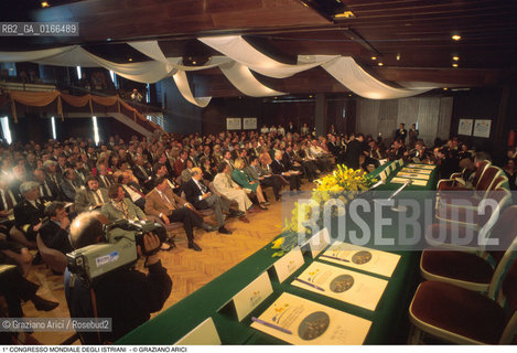 Nome: .1¡ CONGRESSO MONDIALE DEGLI ISTRIANI .Descrizione: .POLITICA / TAVOLO DEI RELATORI, PUBBLICO / ALLHOTEL HISTRIA.Credit: ©Graziano Arici/Rosebud2 / Costo: .A.Nazione: .REPUBBLICA CROATA.Cittˆ: .POLA.Data: .13-16 APRILE 1995
