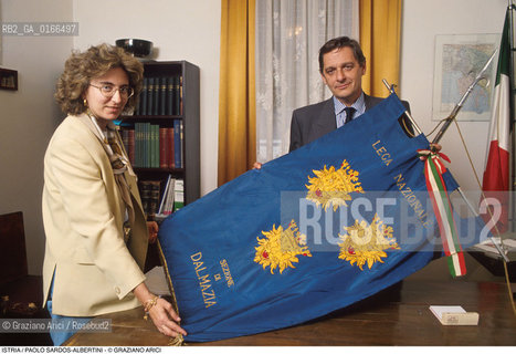 Nome: .REGIONE ISTRIA.Descrizione: .POLITICA / PAOLO SARDOS-ALBERTINI PRESIDENTE DELLA FEDERAZIONE DEGLI ESULI ISTRIANI - FIUMANI - DALMATI / CON STENDARDO DELLA LEGA NAZIONALE.Credit: ©Graziano Arici/Rosebud2 / Costo: .A.Nazione: ..Cittˆ: .POLA.Data: .1995