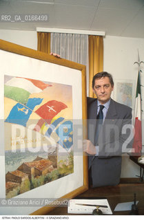 Nome: .REGIONE ISTRIA.Descrizione: .POLITICA / PAOLO SARDOS-ALBERTINI PRESIDENTE DELLA FEDERAZIONE DEGLI ESULI ISTRIANI - FIUMANI - DALMATI / CON QUADRO DELLA LEGA NAZIONALE.Credit: ©Graziano Arici/Rosebud2 / Costo: .A.Nazione: ..Cittˆ: .POLA.Data: .1995