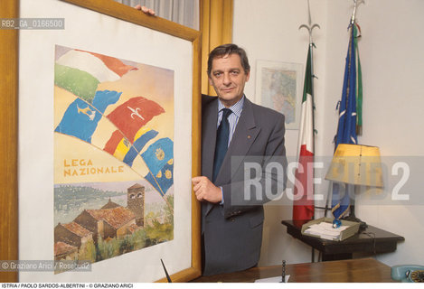 Nome: .REGIONE ISTRIA.Descrizione: .POLITICA / PAOLO SARDOS-ALBERTINI PRESIDENTE DELLA FEDERAZIONE DEGLI ESULI ISTRIANI - FIUMANI - DALMATI / CON QUADRO DELLA LEGA NAZIONALE.Credit: ©Graziano Arici/Rosebud2 / Costo: .A.Nazione: ..Cittˆ: .POLA.Data: .1995