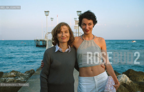 CINEMA 2000 / 57. MOSTRA INTERNAZIONALE DARTE CINEMATOGRAFICA - LATTRICE ISABELLE HUPPERT CON LATTRICE JEANNE BALIBAR (FRANCIA) / DIGA MARE - ©Graziano Arici/Rosebud2