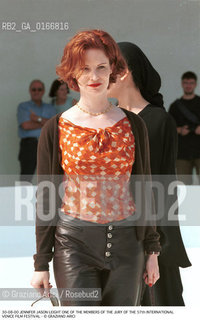 Caption: Nome:.JENNIFER JASON LEIGH.Descrizione:.CINEMA ATTRICE / MEMBRO DELLA GIURIA DELLA 57ma MOSTRA INTERNAZIONALE DARTE CINEMATOGRAFICA.Credit:.Graziano Arici/Rosebud2 Costo:.A.Nazione:.USA.Cittˆ:.VENEZIA.Data:.2000