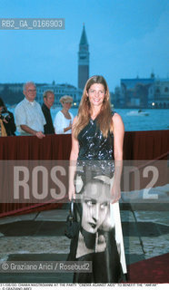 Caption: Nome:.MASTROIANNI CHIARA .Descrizione:.CINEMA ATTRICE / CON LA MOGLIE DURANTE LA FESTA DI BENEFICIENZA PER LAMFAR (ASSOCIAZIONE AMERICANA PER LA RICERCA SULLAIDS) / A PALAZZO CINI NELLISOLA DI S. GIORGIO .CINEMA ACTRESS / WITH HIS WIFE DURING THE PARTY CINEMA AGAINST AIDS TO BENEFIT THE AMFAR (AMERICAN FOUNDATION FOR AIDS RESEARCH) / AT PALAZZO CINI IN THE ISLE OF S. GIORGIO.Credit:.Graziano Arici/Rosebud2 Costo:.A.Nazione:.USA.Cittˆ:.VENEZIA.VENICE.Data:.2000