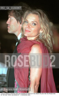 CINEMA 2000 / 57. MOSTRA INTERNAZIONALE DARTE CINEMATOGRAFICA - LATTRICE MICHELLE PFEIFFER (USA) CON IL MARITO DAVANTI AL PALAZZO DEL CINEMA PER LA PROIEZIONE DEL FILM WHAT LIES BENEATH - ©Graziano Arici/Rosebud2