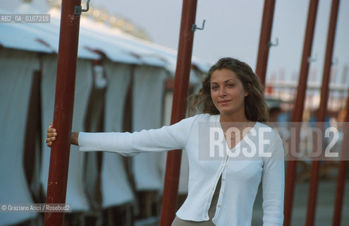 CINEMA 2000 / 57. MOSTRA INTERNAZIONALE DARTE CINEMATOGRAFICA - LAURE DE CLERMONT TONNERRE (FRANCIA), ATTRICE NEL FILM FILS DE DEUX MERES OU COMEDIE DE LINNOCENCE, IN SPIAGGIA / MARE - ©Graziano Arici/Rosebud2