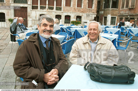 ECONOMIA SOCIOLOGIA 2000 / LECONOMISTA E SOCIOLOGO SERGE LATOUCHE (FRANCIA) CON LECONOMISTA SAMIR AMIN (EGITTO) / A VENEZIA IN CAMPO S. ANGELO - ©Graziano Arici/Rosebud2