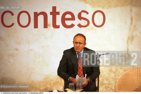 FONDAMENTA 5/8 OTTOBRE 2000: GLOBO CONTESO - CRIMINALITA MAFIA DROGA INVESTIGAZIONI / IL CRIMINOLOGO PINO ARLACCHI (ITALIA) - ©Graziano Arici/Rosebud2