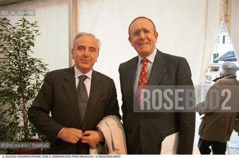 FONDAMENTA 5/8 OTTOBRE 2000: GLOBO CONTESO - CRIMINALITA MAFIA DROGA INVESTIGAZIONI / IL GIUDICE ROSARIO PRIORE CON IL CRIMINOLOGO PINO ARLACCHI - ©Graziano Arici/Rosebud2
