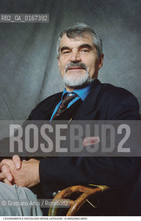 ECONOMIA SOCIOLOGIA 2000 / LECONOMISTA E SOCIOLOGO SERGE LATOUCHE (FRANCIA) - ©Graziano Arici/Rosebud2 