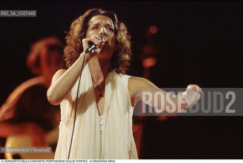 MUSICA ETNICA FADO 2000 / O PRIMEIRO CANTO IL CONCERTO DELLA CANTANTE PORTOGHESE DULCE PONTES / AL TEATRO GOLDONI - ©Graziano Arici/Rosebud2 