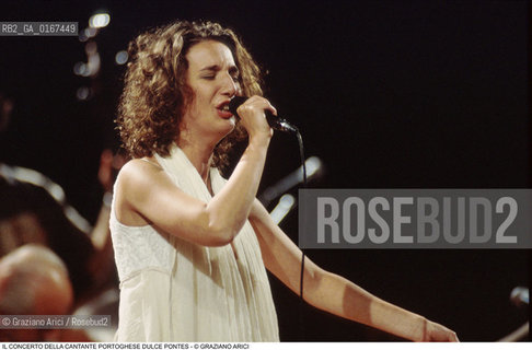 MUSICA ETNICA FADO 2000 / O PRIMEIRO CANTO IL CONCERTO DELLA CANTANTE PORTOGHESE DULCE PONTES / AL TEATRO GOLDONI - ©Graziano Arici/Rosebud2 