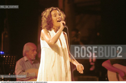 MUSICA ETNICA FADO 2000 / O PRIMEIRO CANTO IL CONCERTO DELLA CANTANTE PORTOGHESE DULCE PONTES / AL TEATRO GOLDONI - ©Graziano Arici/Rosebud2