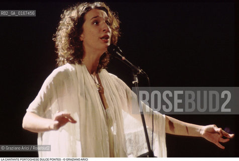 MUSICA ETNICA FADO 2000 / O PRIMEIRO CANTO IL CONCERTO DELLA CANTANTE PORTOGHESE DULCE PONTES / AL TEATRO GOLDONI - ©Graziano Arici/Rosebud2